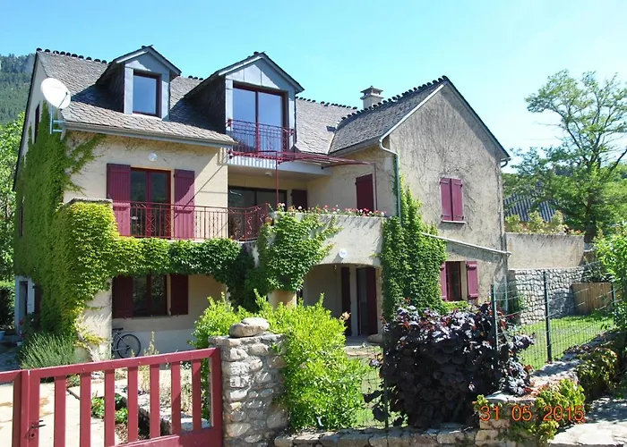 Ispaeva 펜션 Ispagnac