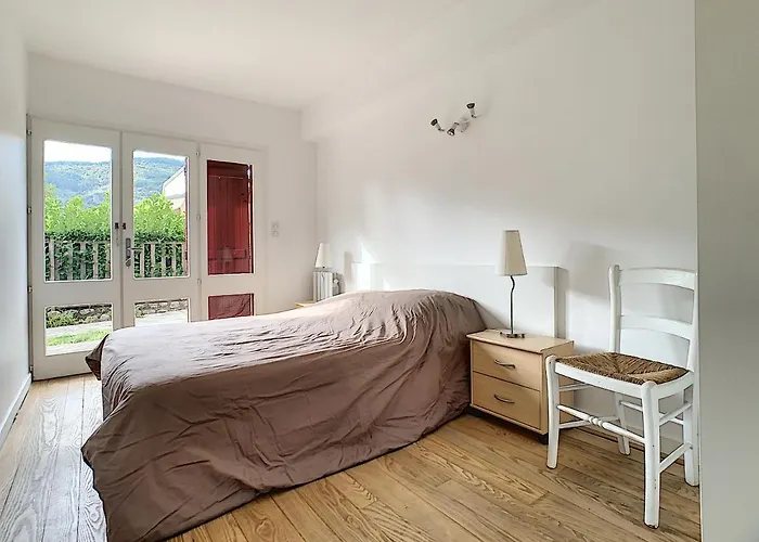 Ispaeva 펜션 Ispagnac